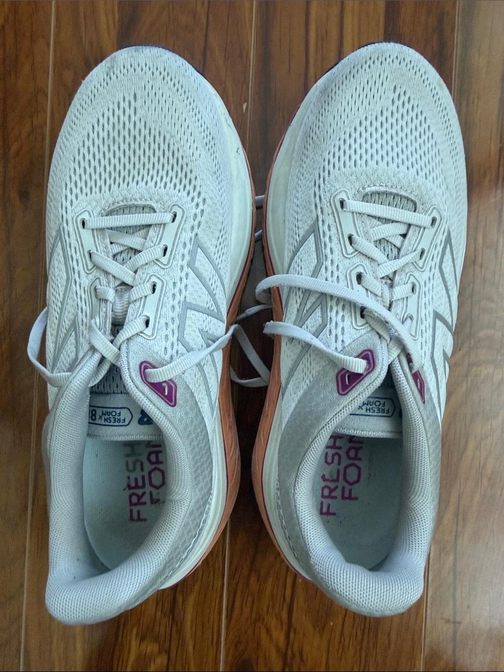 NEW BALANCE WOMEN'S W860F14 GREY BROWN
